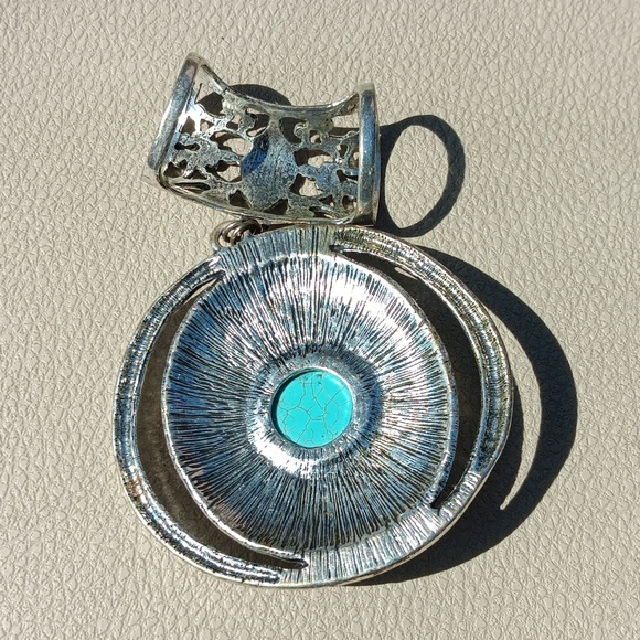 GORGEOUS  PENDANT - Picture 4 of 4